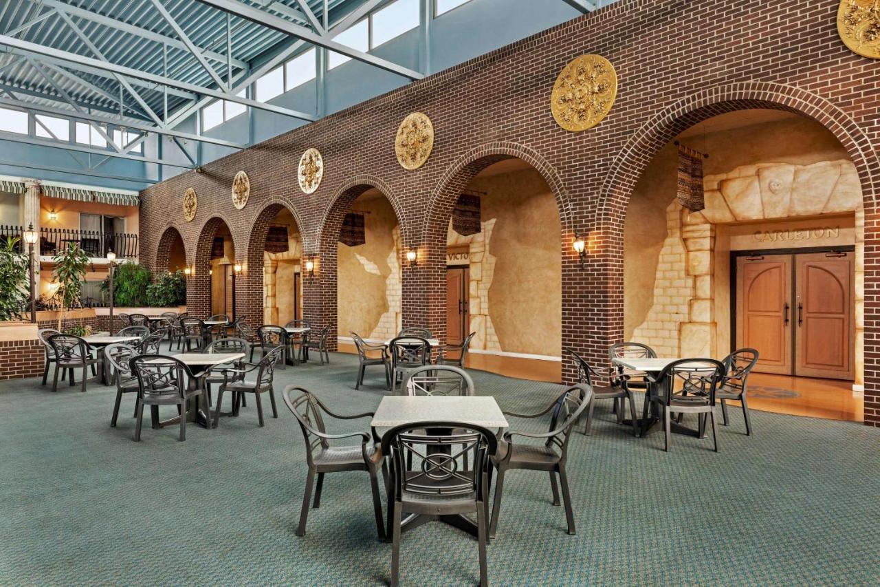 Ramada By Wyndham Fredericton Hotel Екстериор снимка