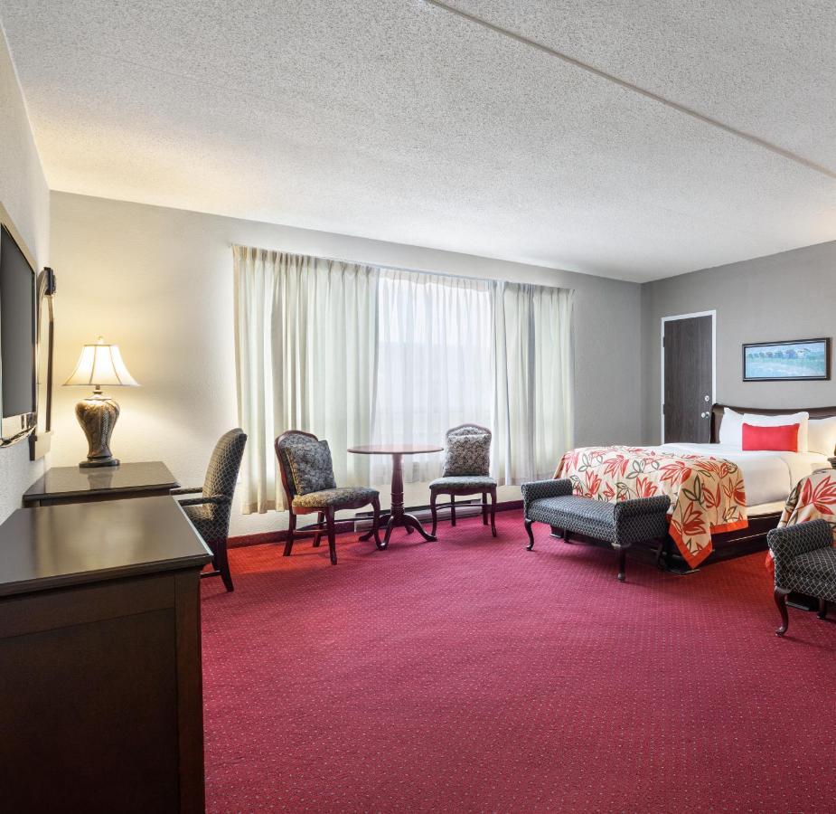 Ramada By Wyndham Fredericton Hotel Екстериор снимка