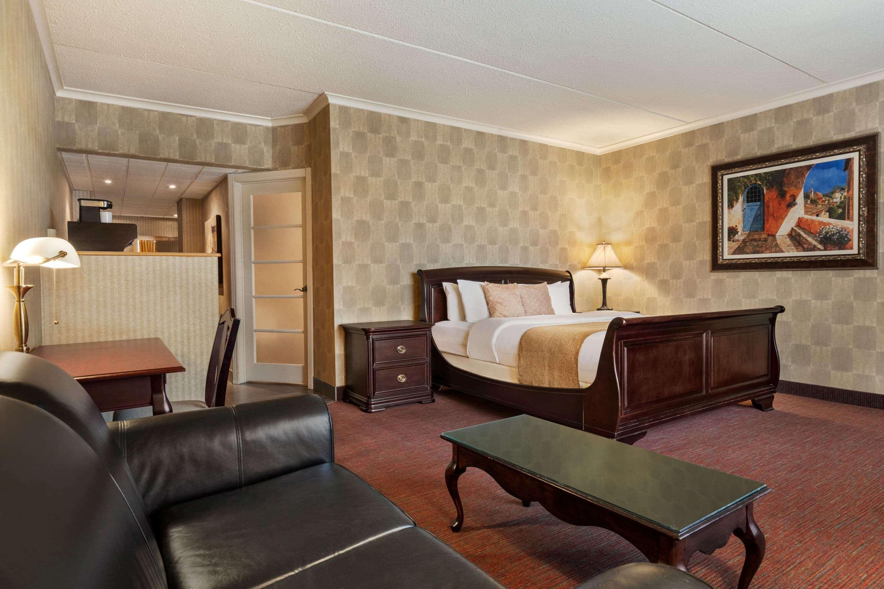 Ramada By Wyndham Fredericton Hotel Екстериор снимка