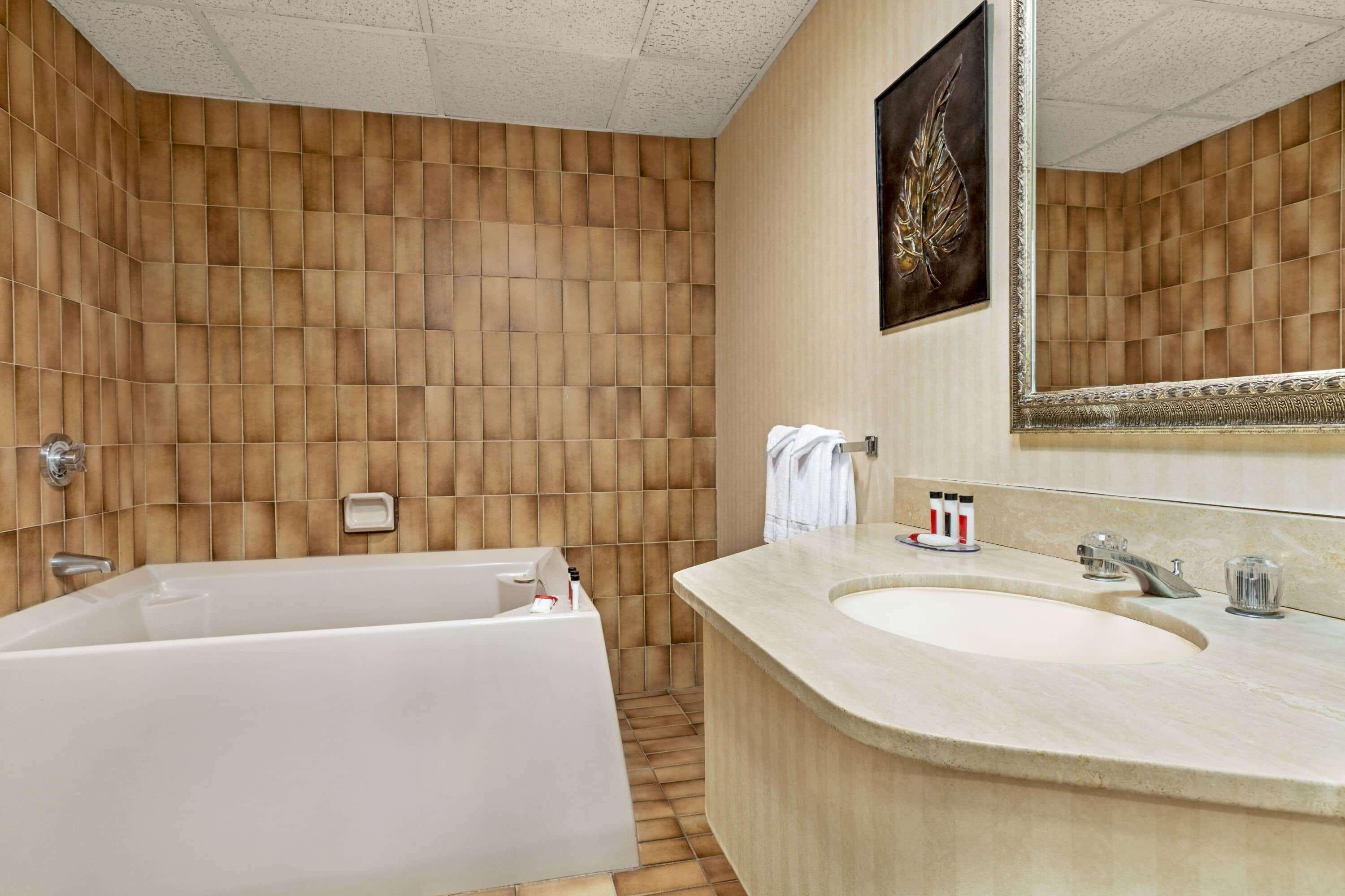Ramada By Wyndham Fredericton Hotel Екстериор снимка
