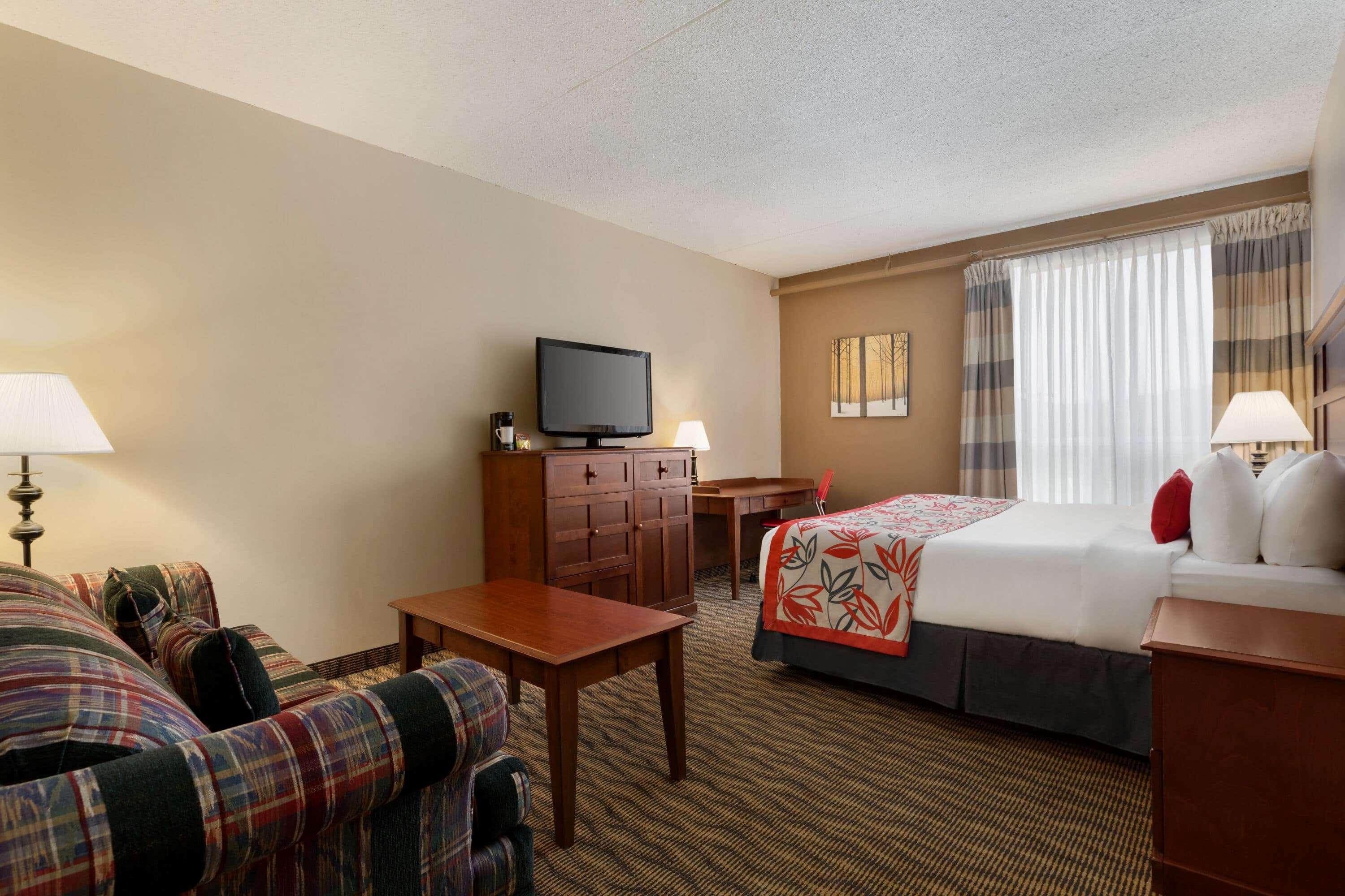 Ramada By Wyndham Fredericton Hotel Екстериор снимка