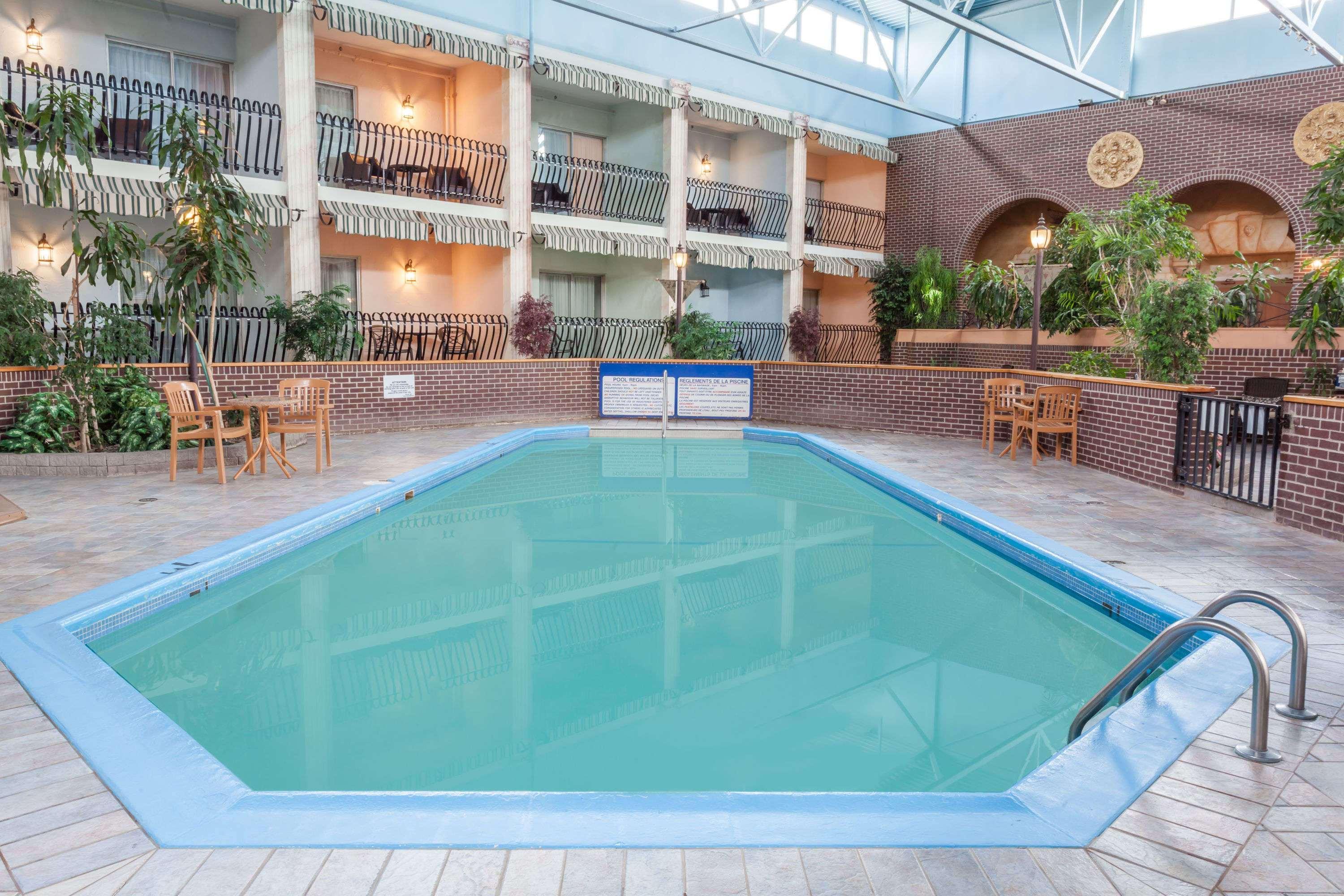 Ramada By Wyndham Fredericton Hotel Екстериор снимка