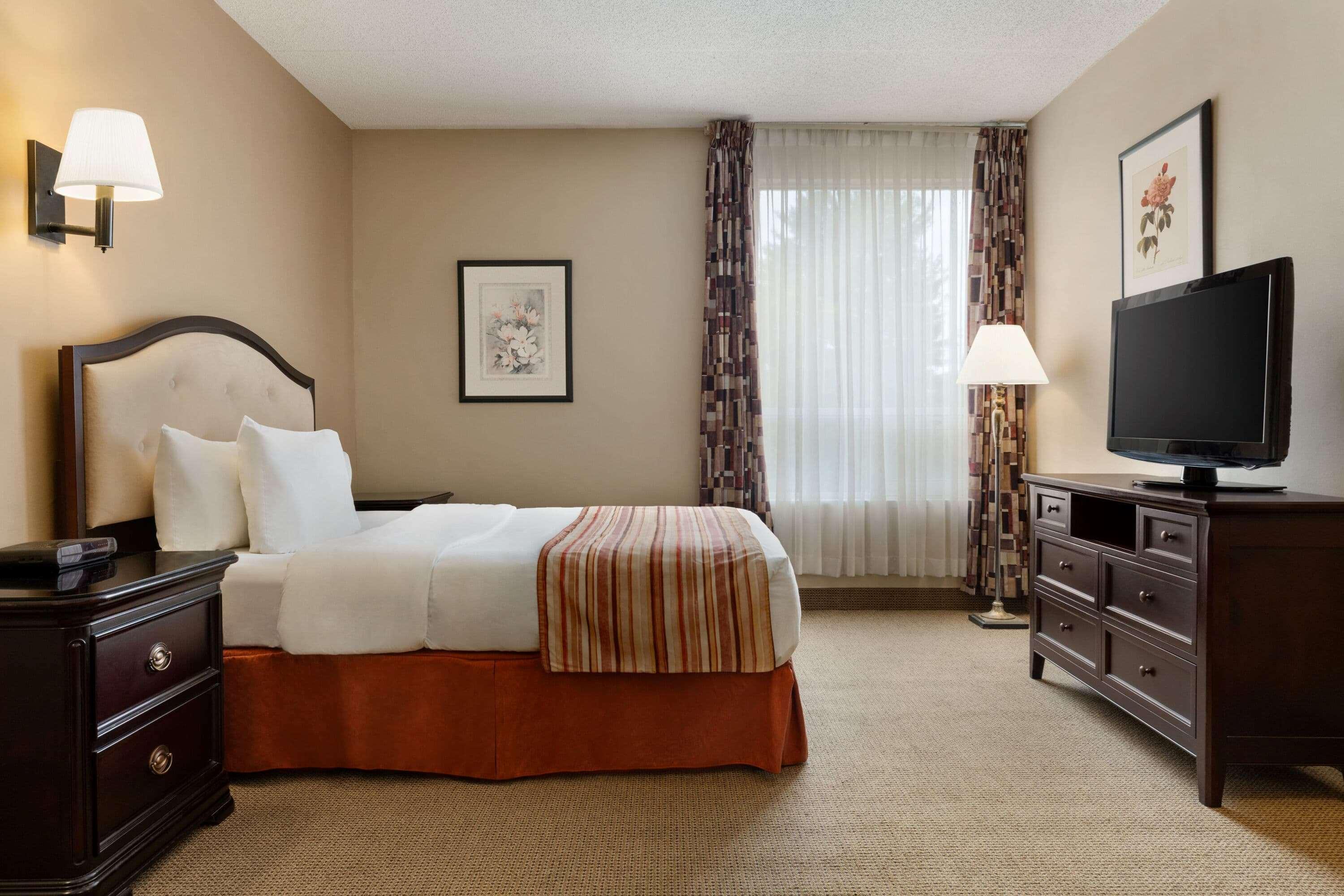 Ramada By Wyndham Fredericton Hotel Екстериор снимка