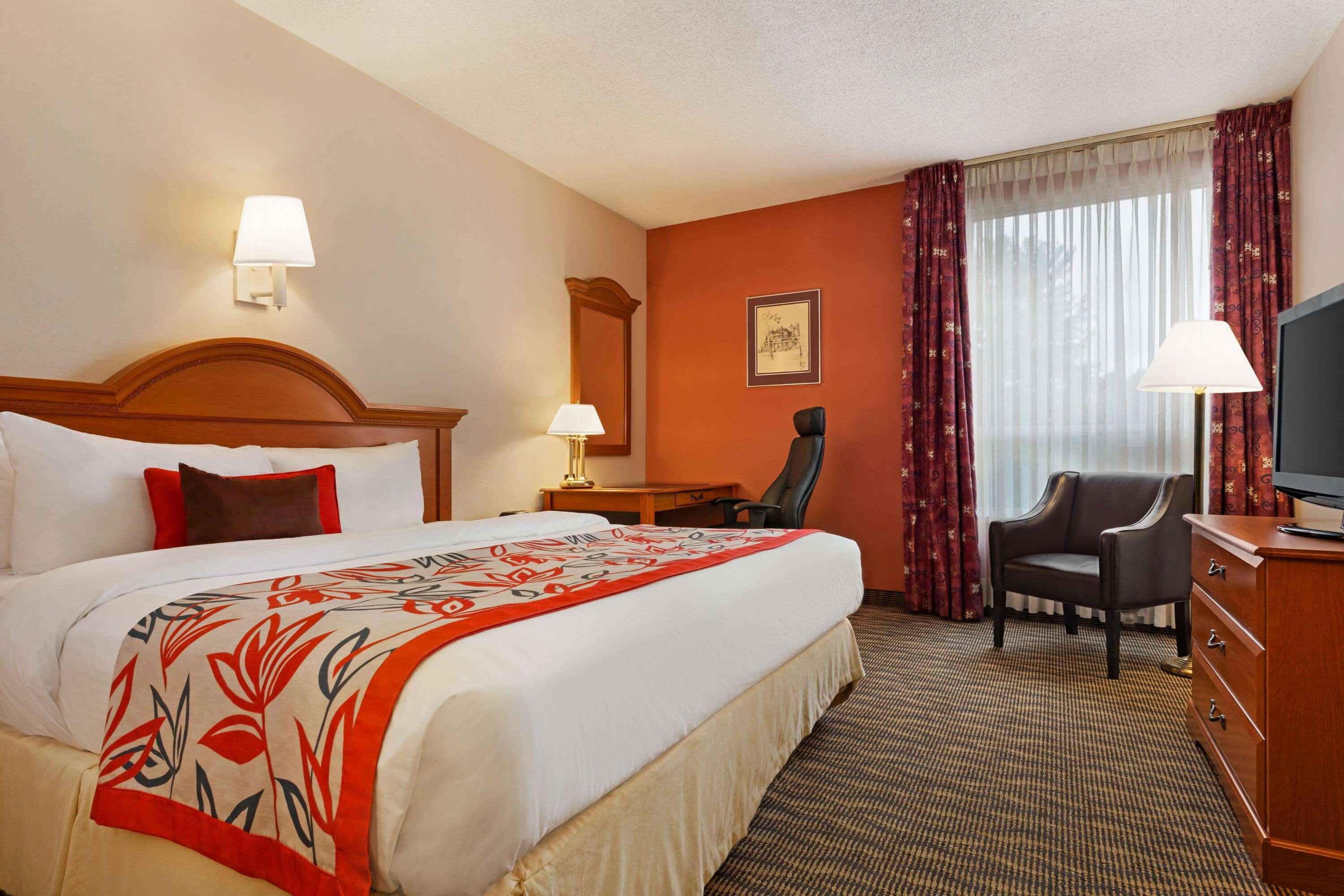 Ramada By Wyndham Fredericton Hotel Екстериор снимка