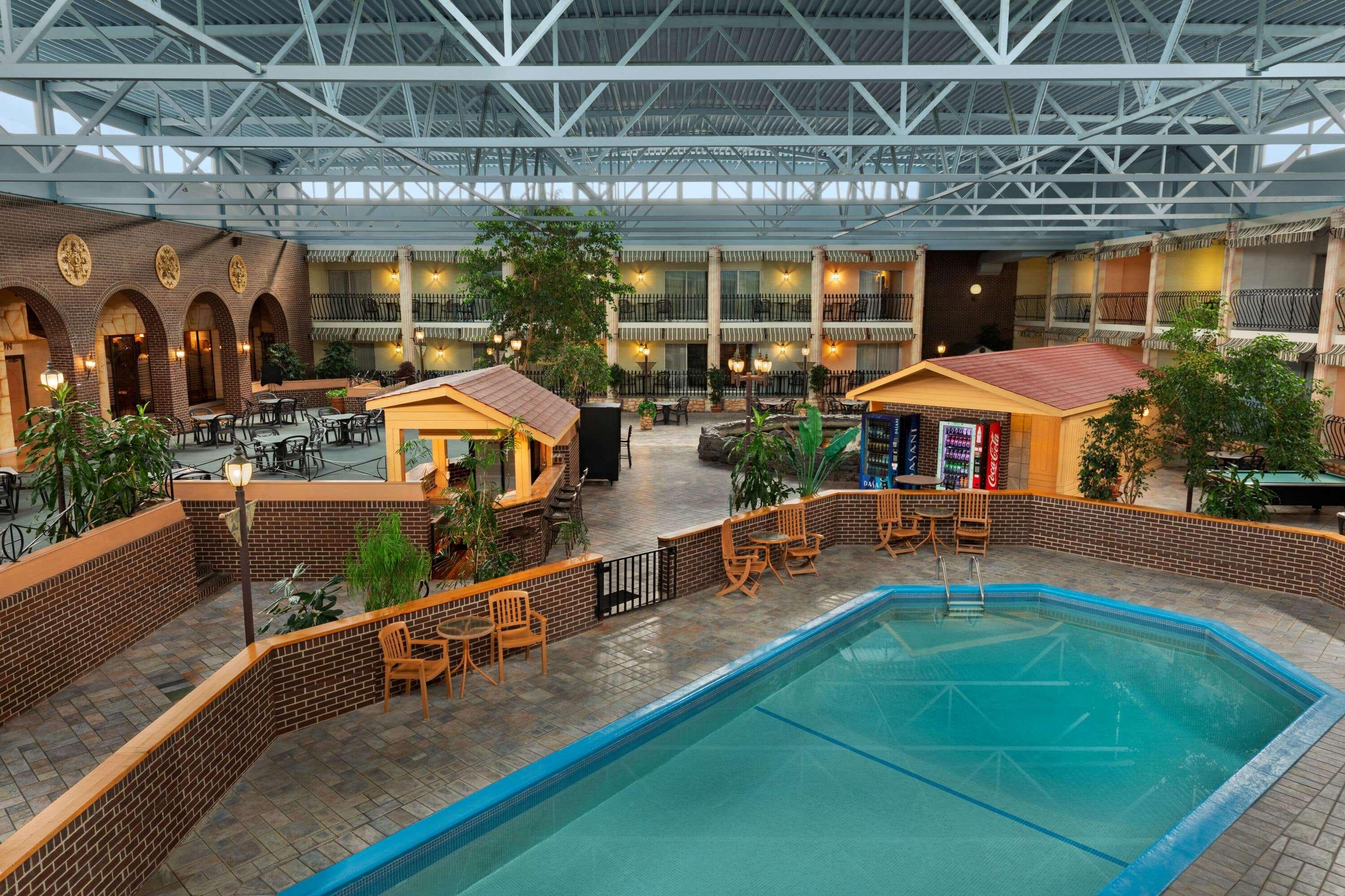 Ramada By Wyndham Fredericton Hotel Екстериор снимка