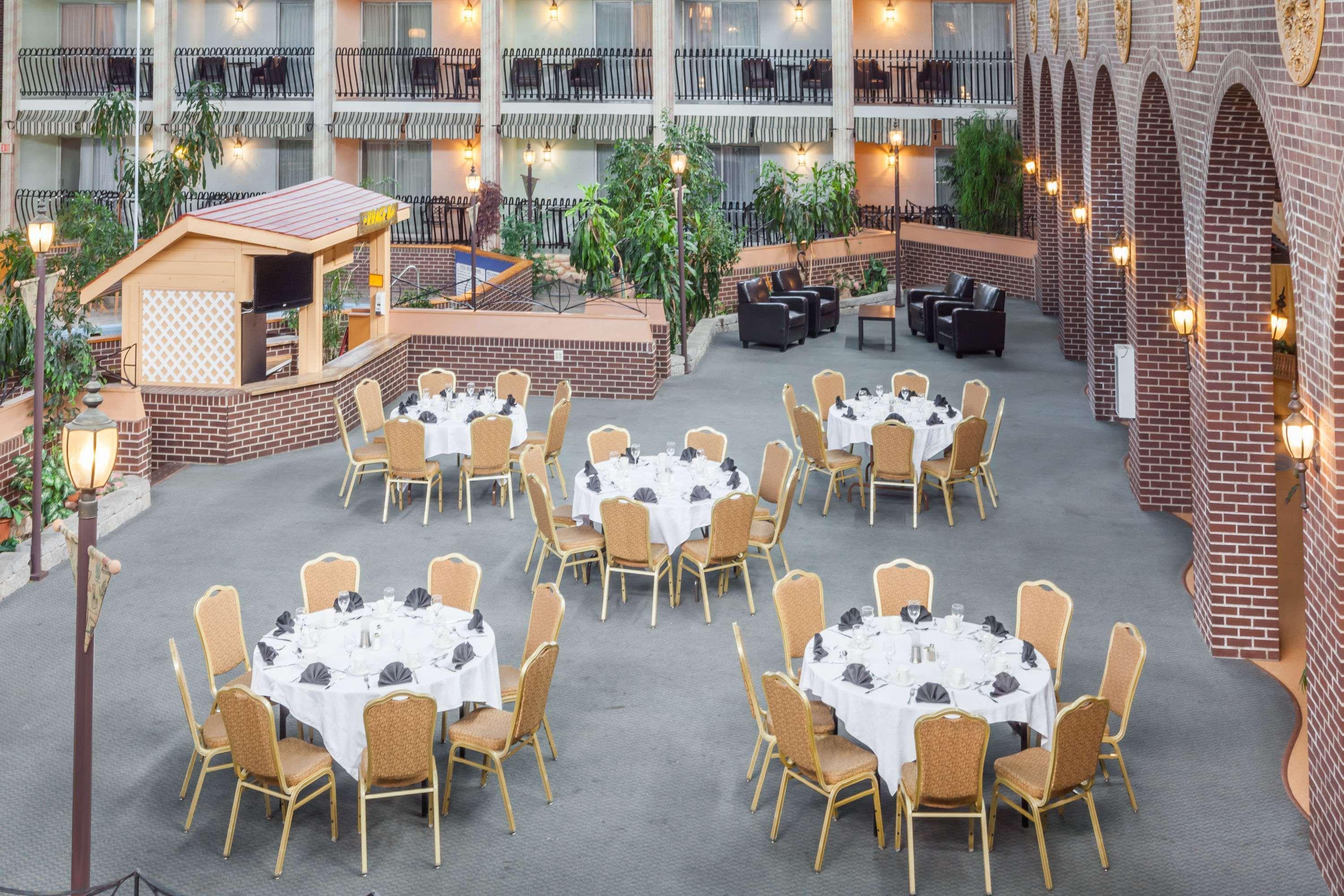 Ramada By Wyndham Fredericton Hotel Екстериор снимка
