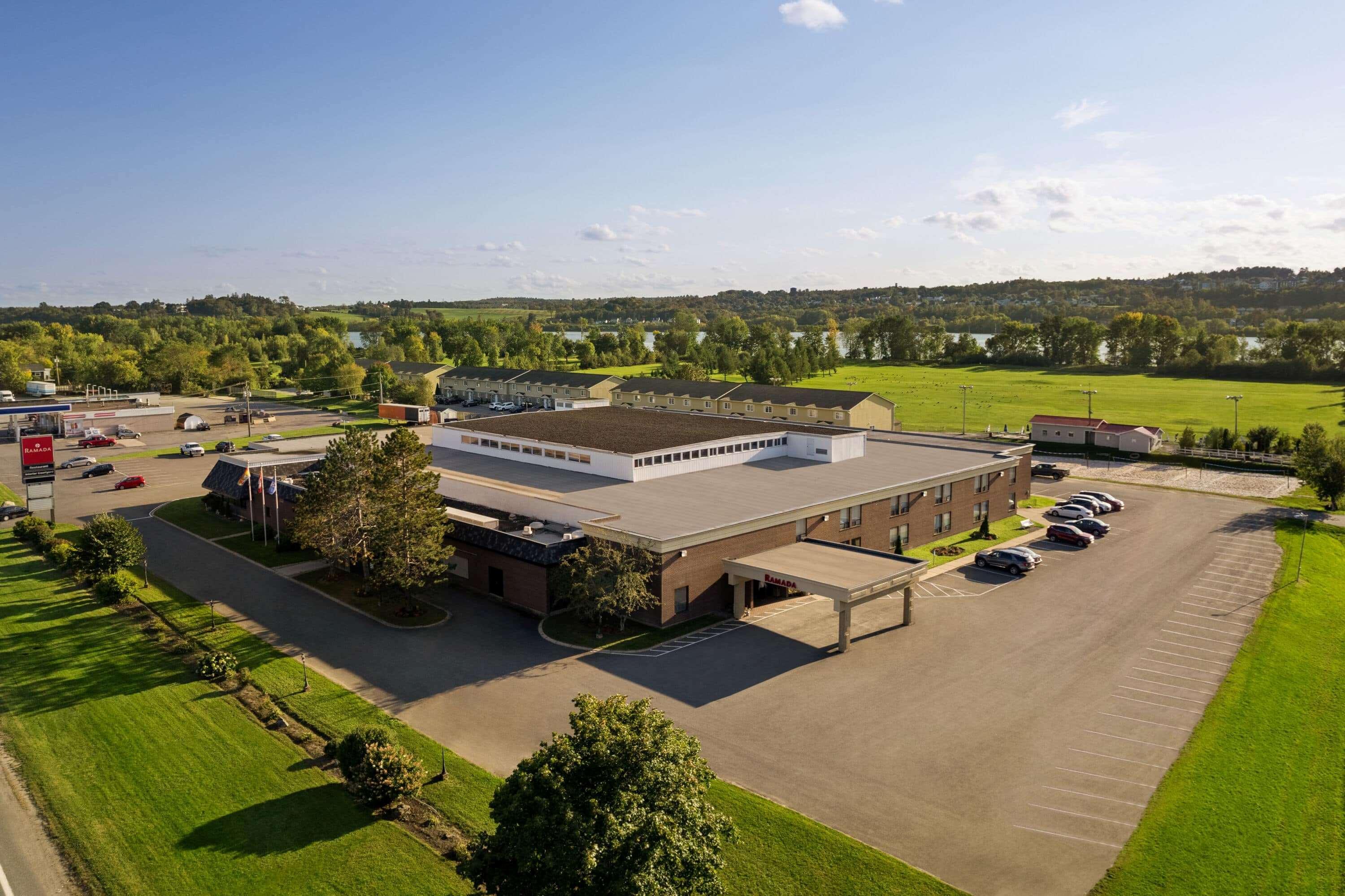 Ramada By Wyndham Fredericton Hotel Екстериор снимка