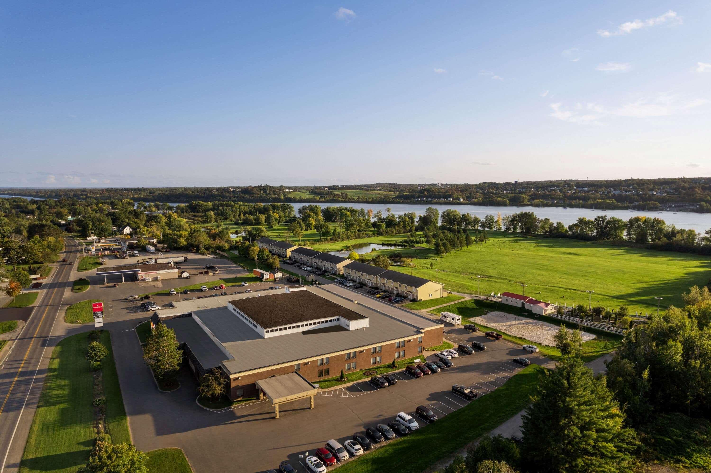 Ramada By Wyndham Fredericton Hotel Екстериор снимка