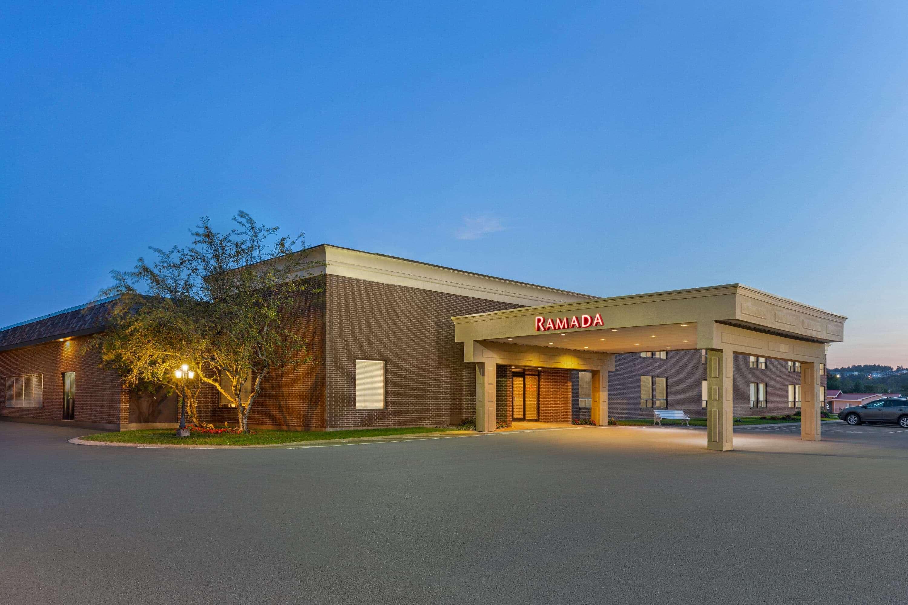 Ramada By Wyndham Fredericton Hotel Екстериор снимка