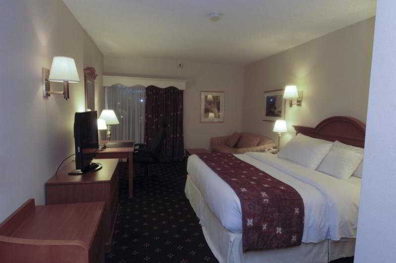 Ramada By Wyndham Fredericton Hotel Екстериор снимка